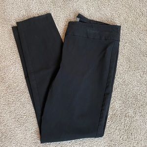 EUC Large Margaret M Pull-On Skinny Ankle Pants